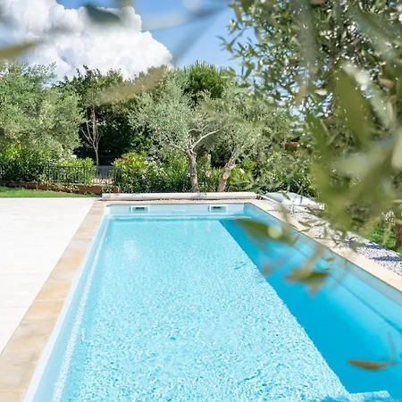 Charming Orange Apartment With Private Pool And Garden Oasis Tar-Vabriga Exterior photo