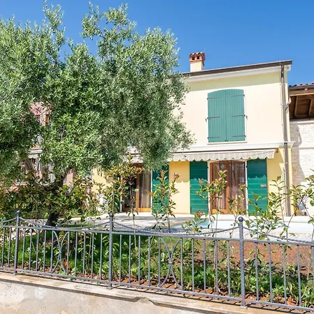 Charming Orange Apartment With Private Pool And Garden Oasis Tar-Vabriga Exterior photo
