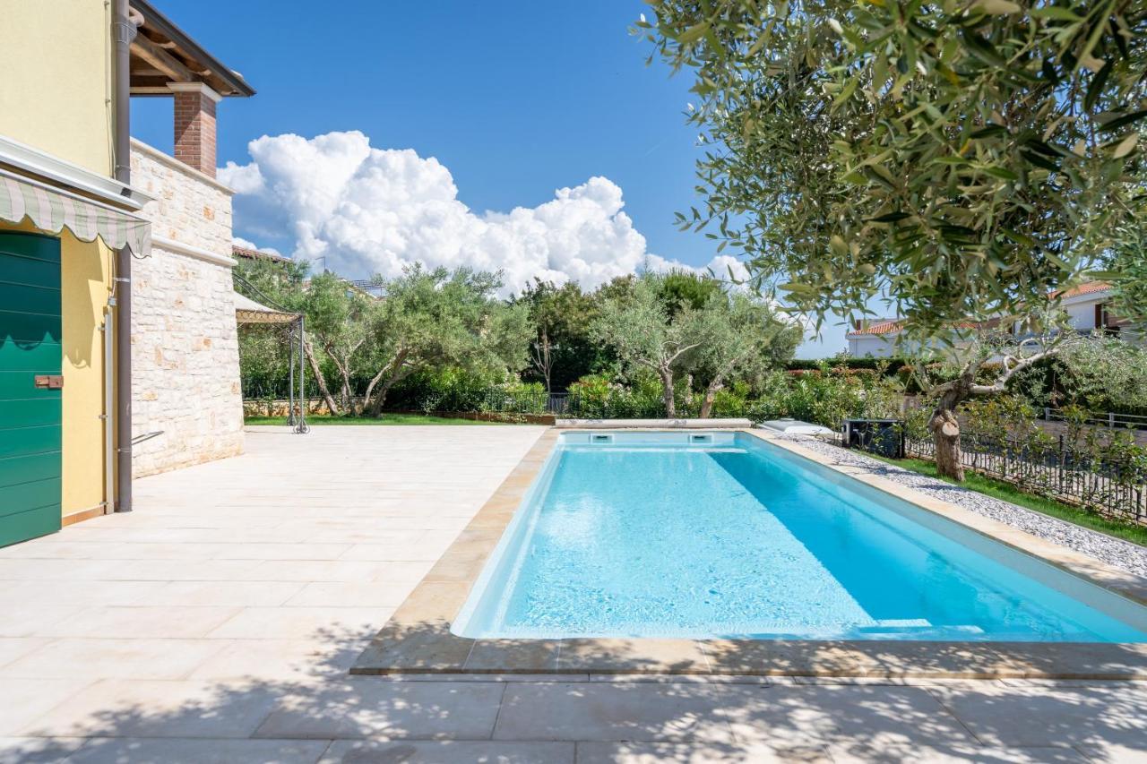 Charming Orange With Private Pool And Garden Oasis * Tar-Vabriga
