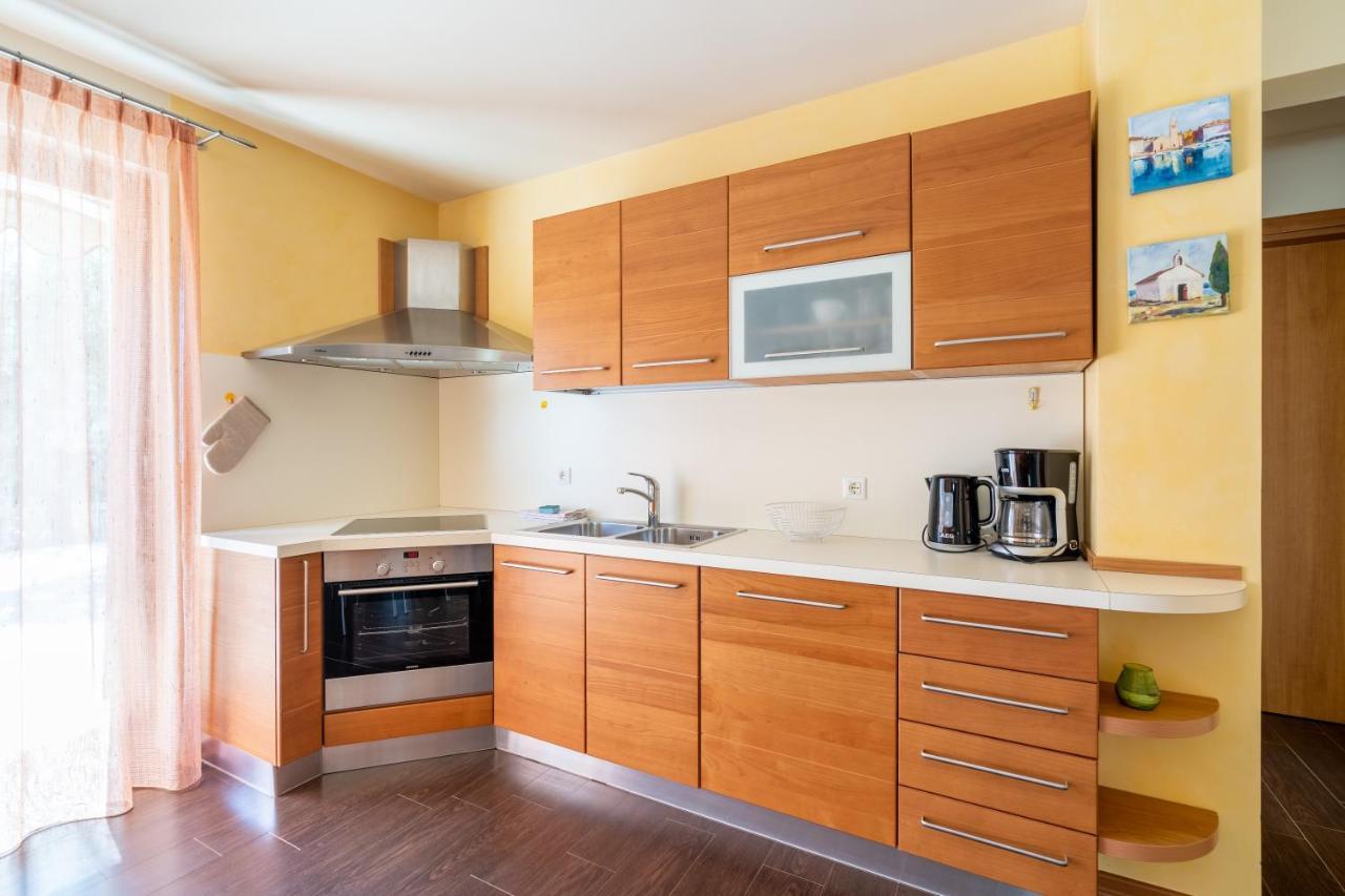 Charming Orange With Private Pool And Garden Oasis Tar-Vabriga