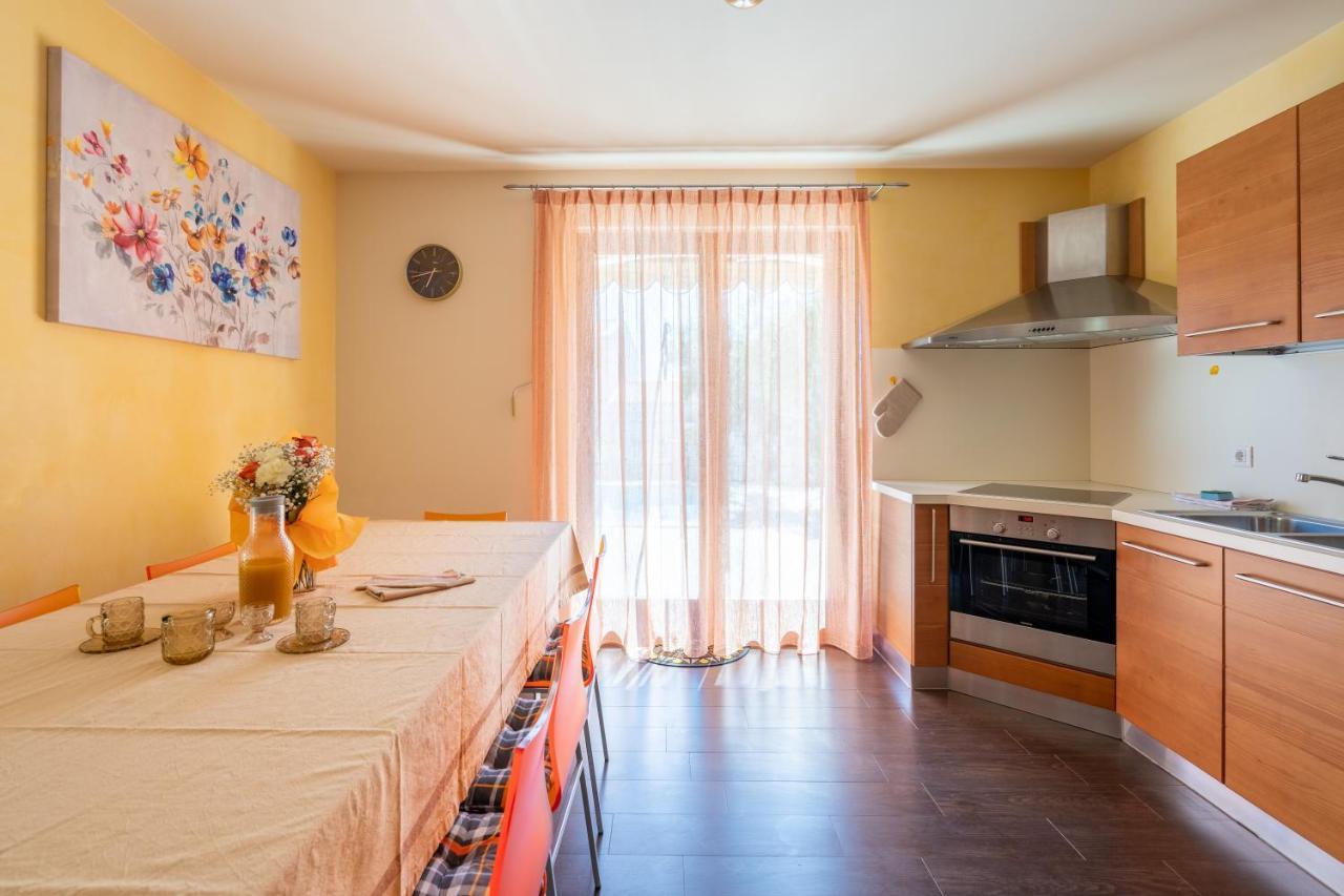 Apartman Charming Orange With Private Pool And Garden Oasis *