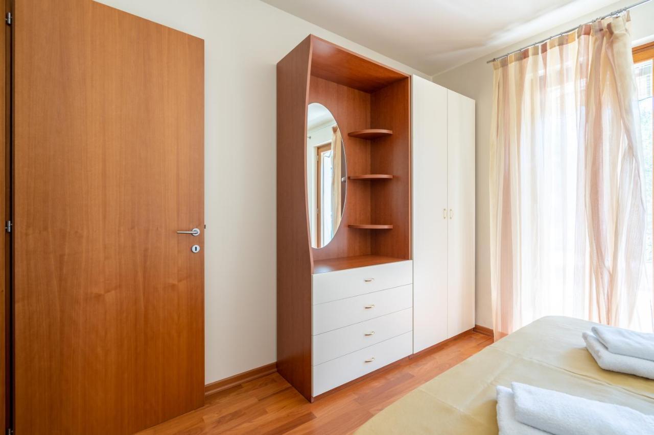Charming Orange With Private Pool And Garden Oasis Tar-Vabriga