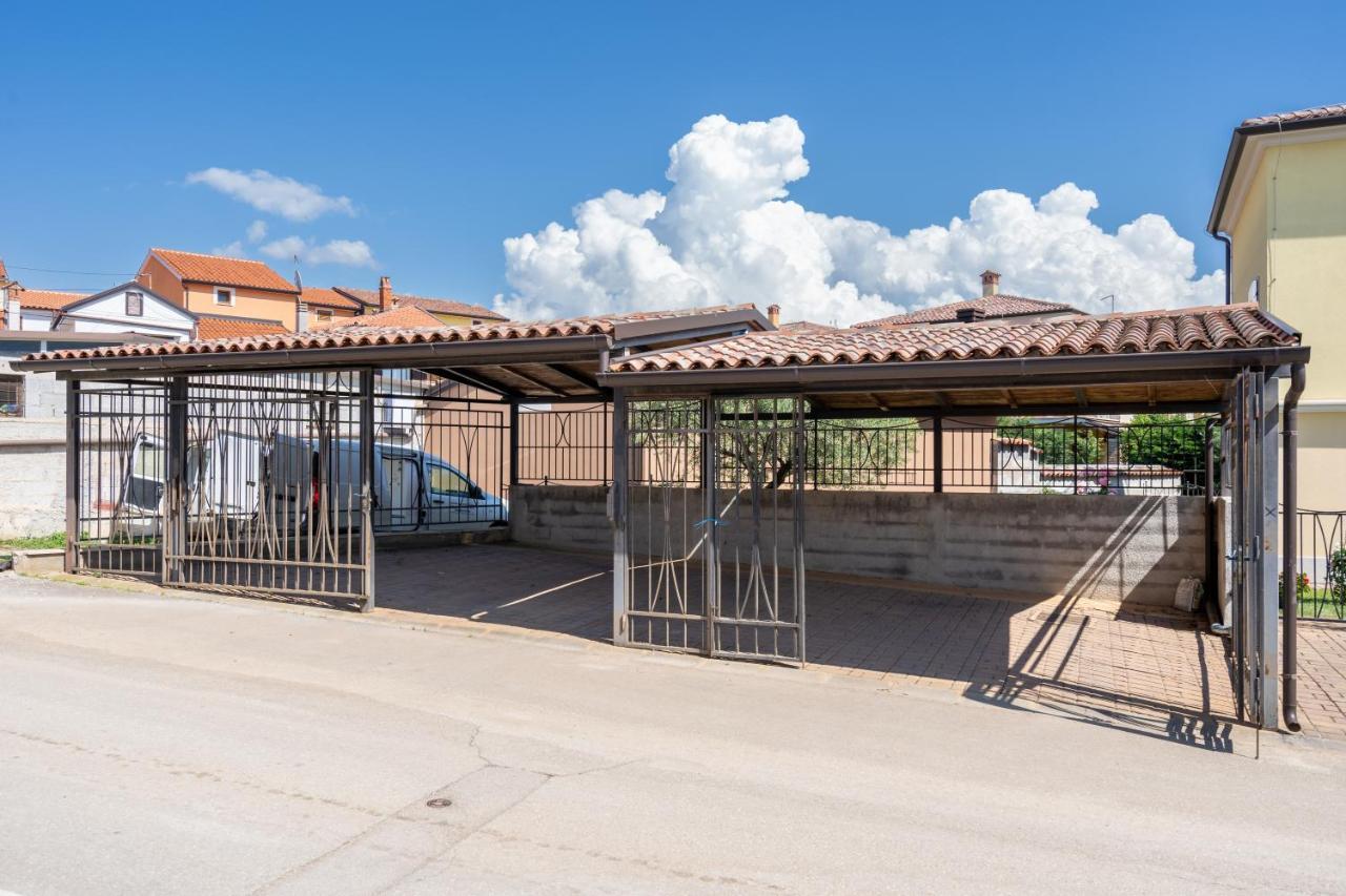 Charming Orange With Private Pool And Garden Oasis Apartman Tar-Vabriga