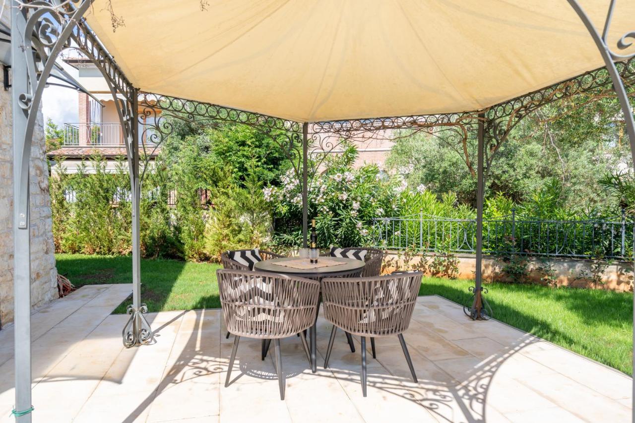 Charming Orange With Private Pool And Garden Oasis Tar-Vabriga