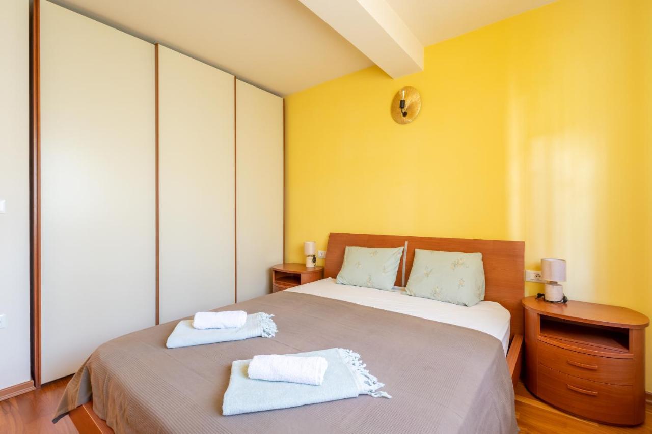 Charming Orange With Private Pool And Garden Oasis Tar-Vabriga