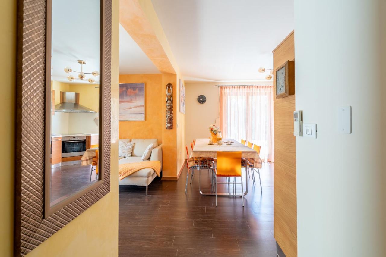 Apartment Charming Orange With Private Pool And Garden Oasis Tar-Vabriga
