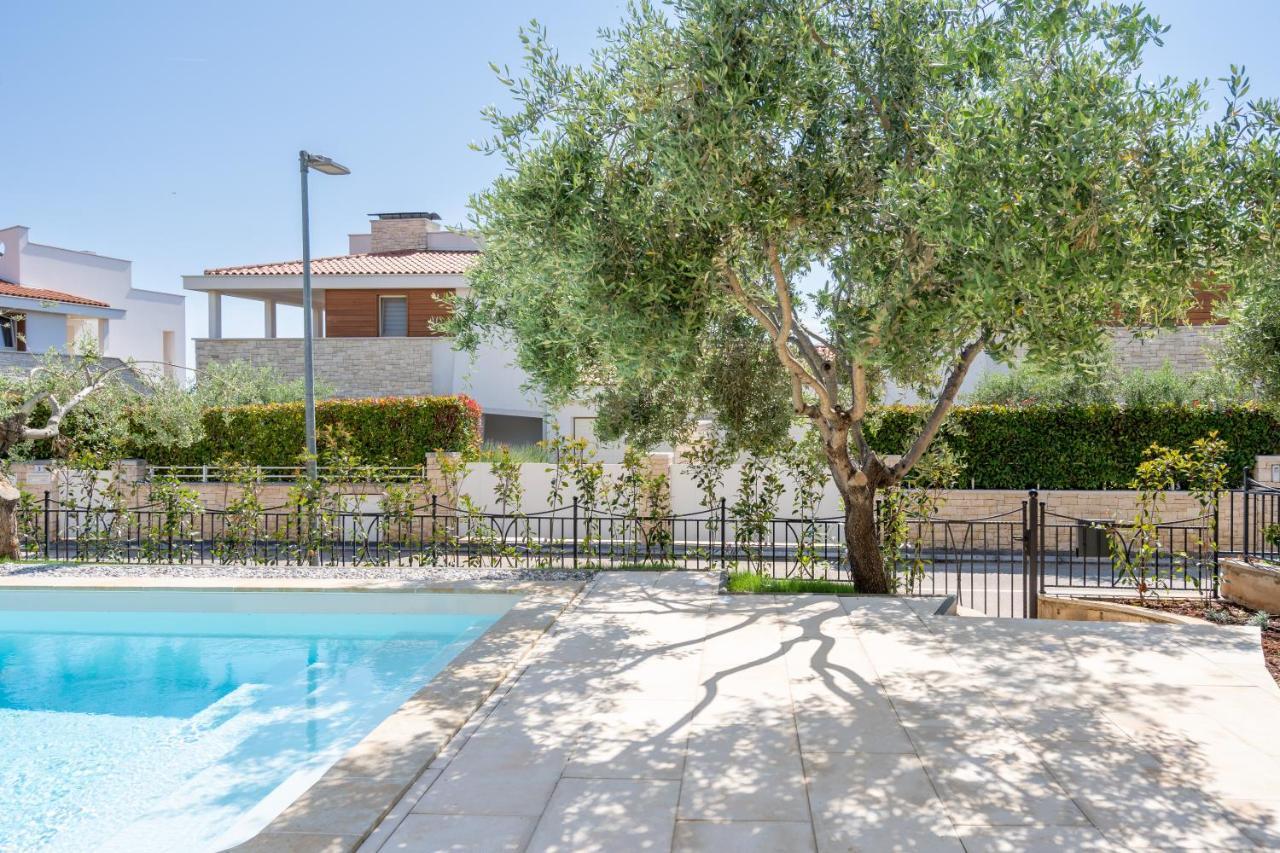 Charming Orange With Private Pool And Garden Oasis Tar-Vabriga