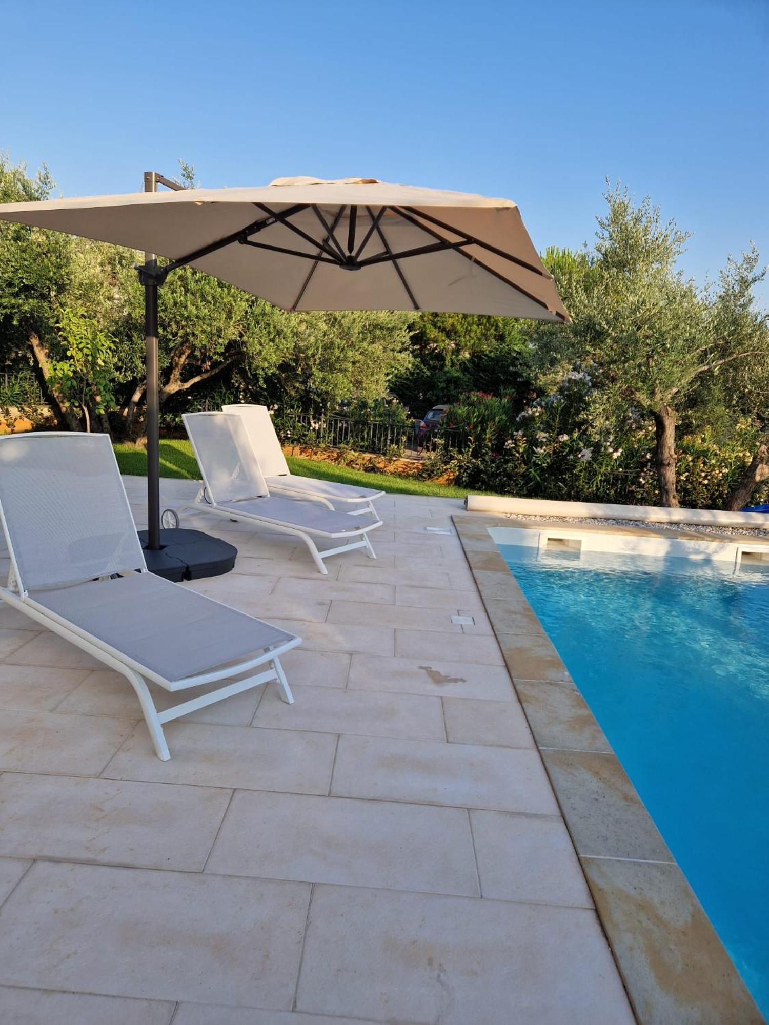 Charming Orange With Private Pool And Garden Oasis * Tar-Vabriga