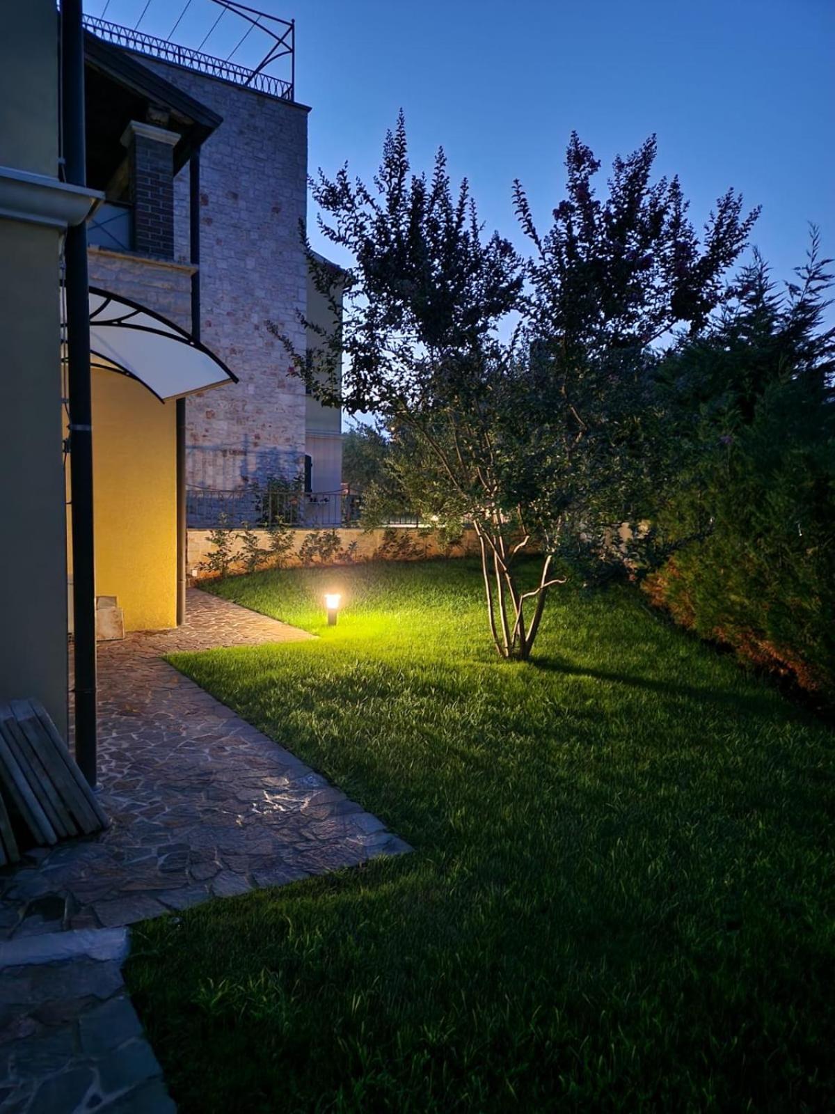 Apartment Charming Orange With Private Pool And Garden Oasis Tar-Vabriga